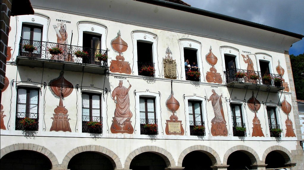 Fachada del Ayuntamiento de Bera / Vera de Bidasoa :: Descubre Navarra, Turismo en Navarra
