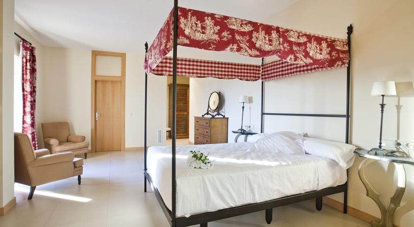 Habitación del hotel Villa Marcilla :: Descubre Navarra, Turismo en Navarra