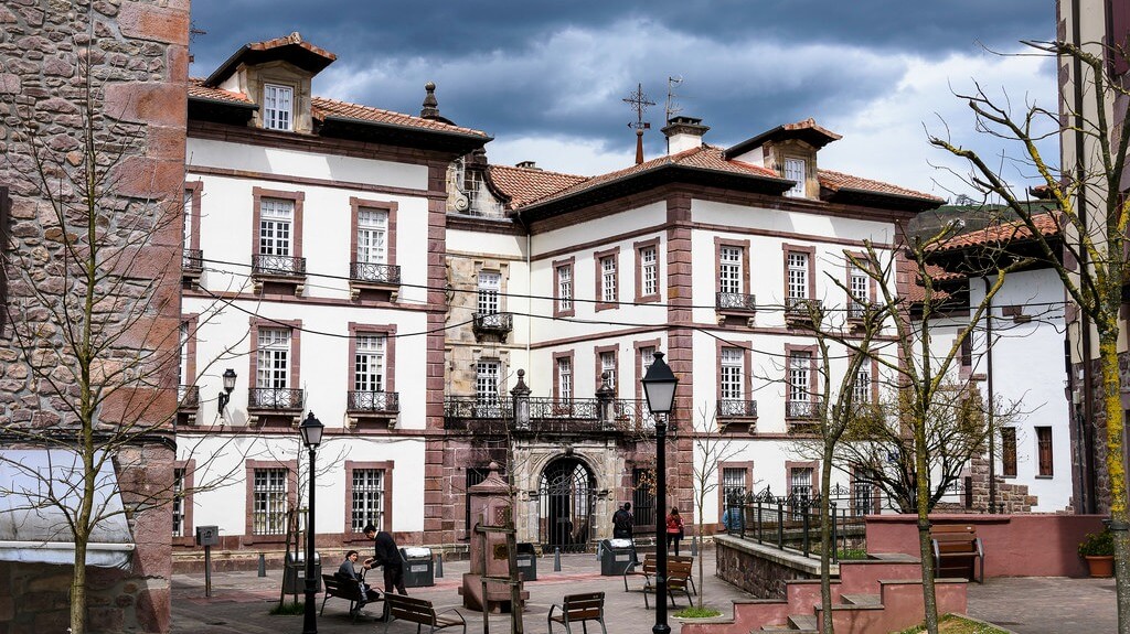Palacio de Arizkunenea, Elizondo, valle de Baztán :: Descubre Navarra, Turismo en Navarra
