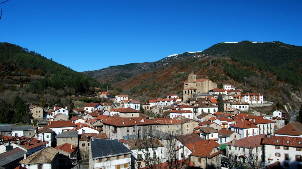 Roncal, cabecera y capital del Valle de Roncal - Turismo en Navarra