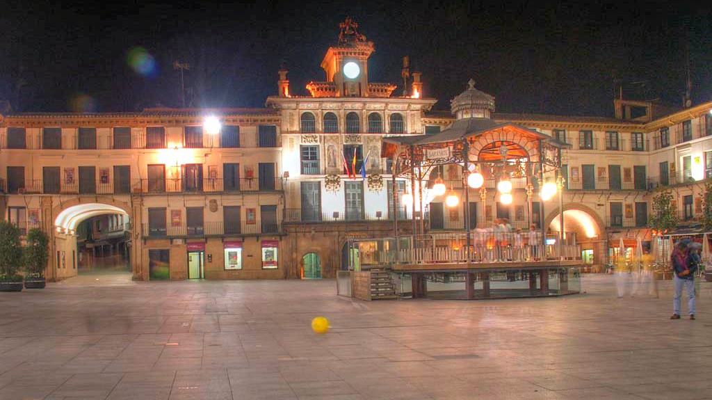 Plaza de los Fueros, Tudela - Turismo en Navarra